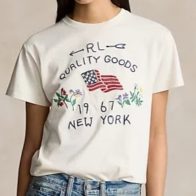 Exploring the Versatility and Style of Women’s Tees: From Classic to Premium&nbsp;Options